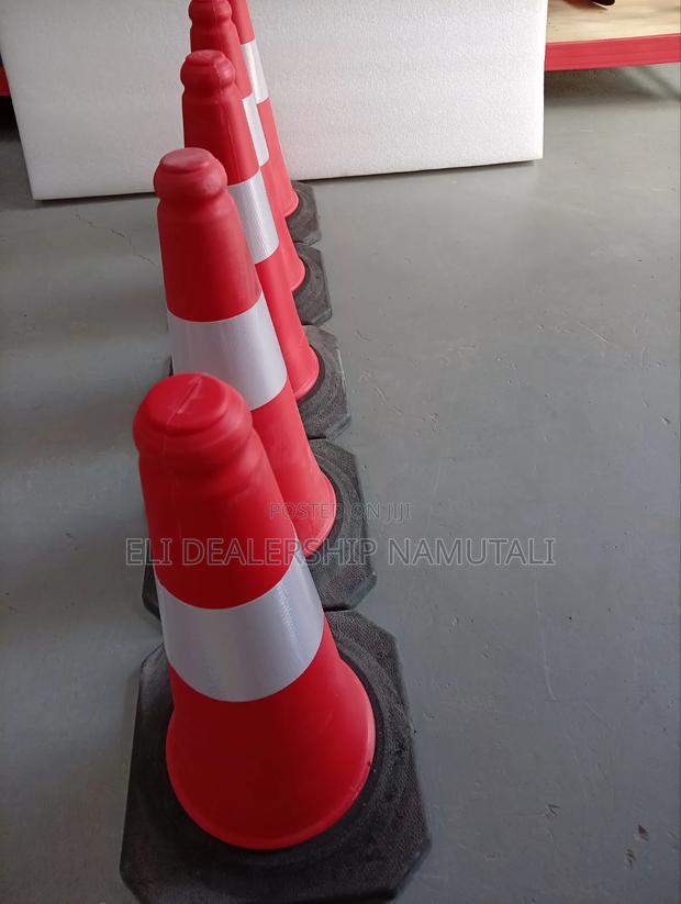 Reflective Construction Safety Cone – 50cm