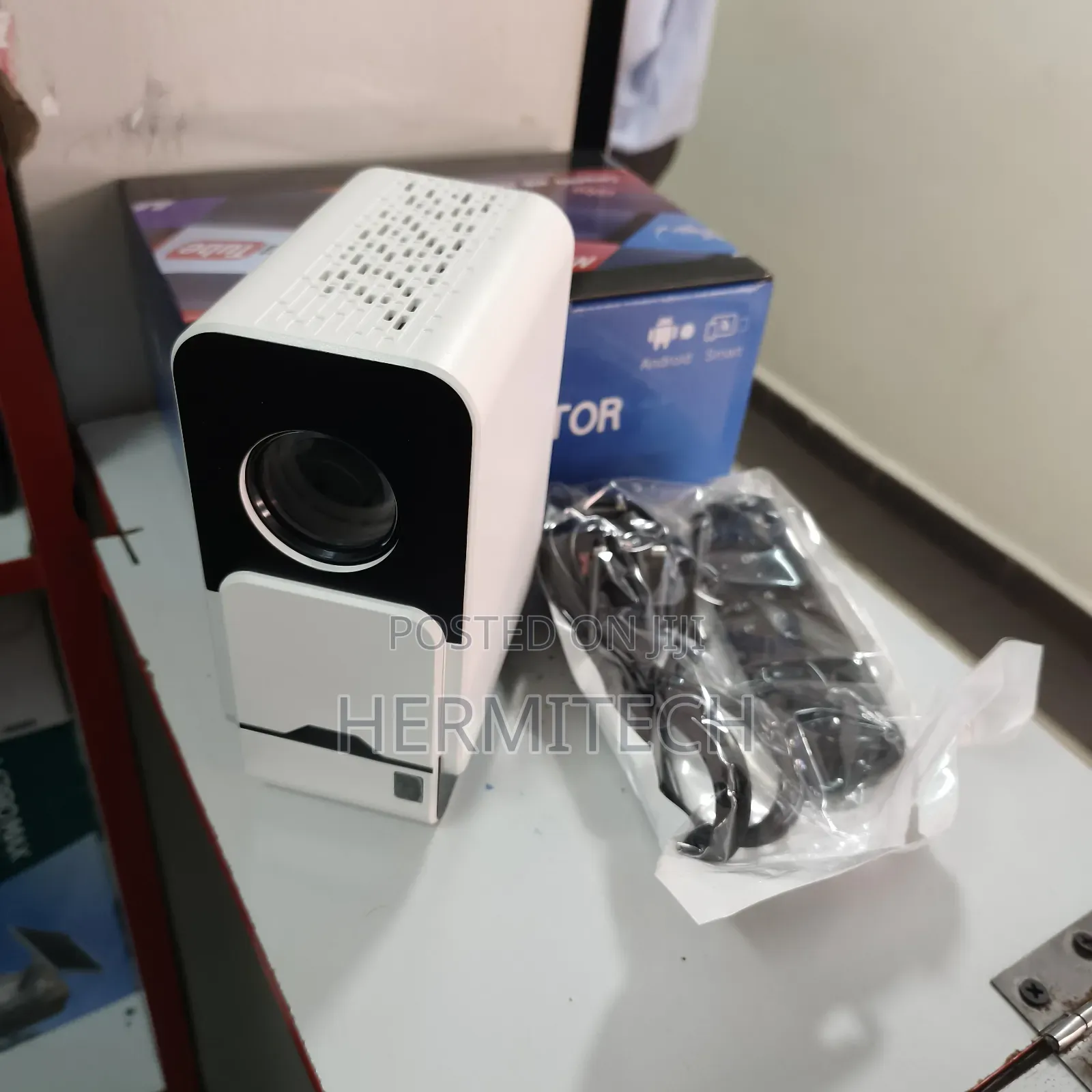 Projectors T6 Mini Smart Android Projectors Outdoor Projector
