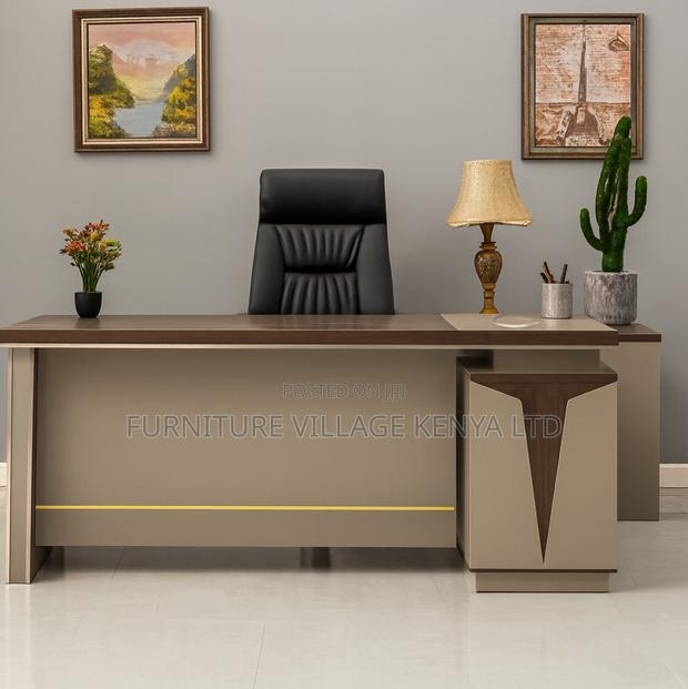 5.25 Feet Ceo Executive Office Desk