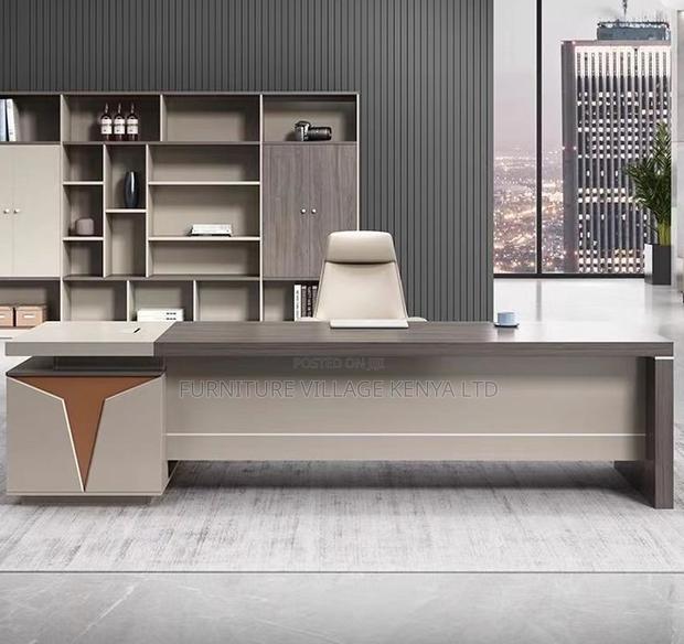 5.25 Feet Ceo Executive Office Desk - thumbnail 3