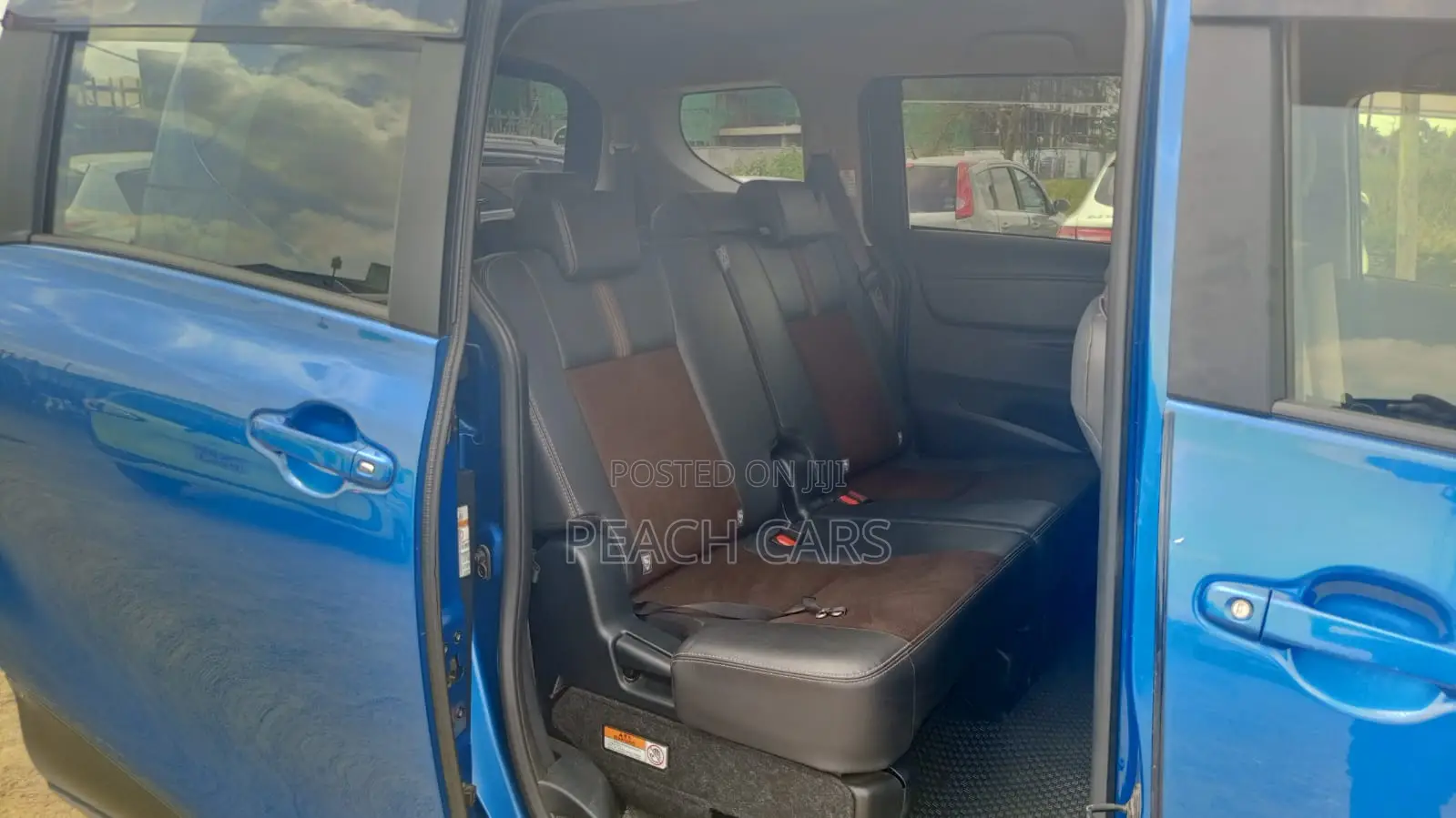 Toyota Sienta 2019 Blue