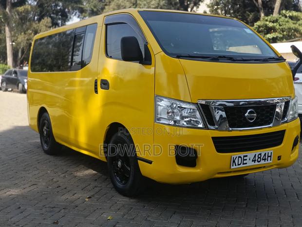 Nissan Caravan (Urvan) 2013 Yellow - thumbnail 2