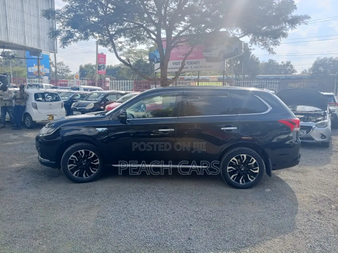 Mitsubishi Outlander 2015 Black