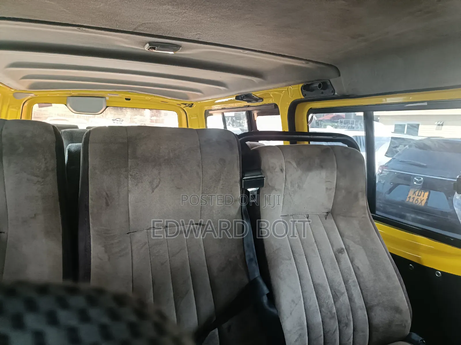 Nissan Caravan (Urvan) 2013 Yellow