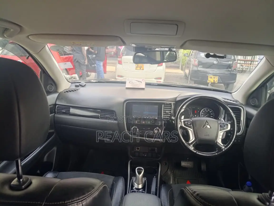 Mitsubishi Outlander 2015 Black