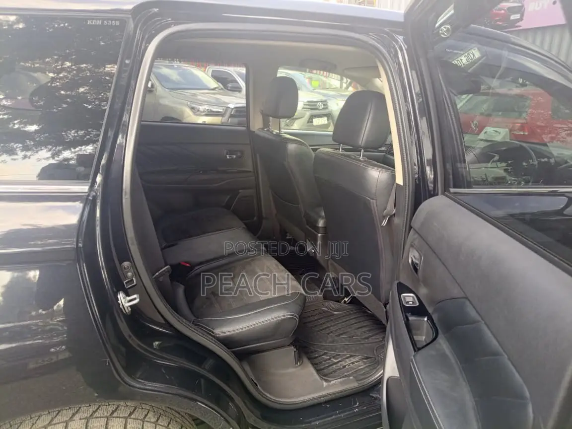 Mitsubishi Outlander 2015 Black
