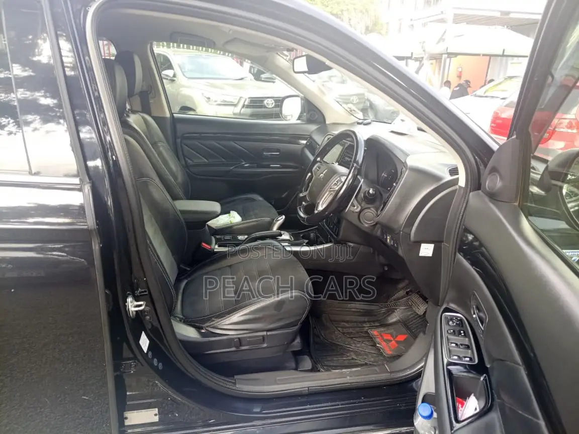 Mitsubishi Outlander 2015 Black