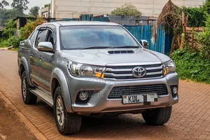 Toyota Hilux 3.0 D-4D 4x4 2015 Silver