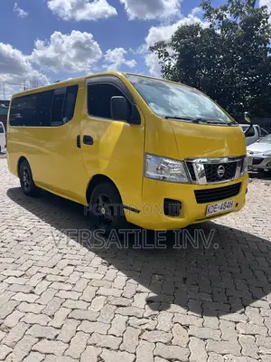 Nissan Caravan (Urvan) 2013 Yellow
