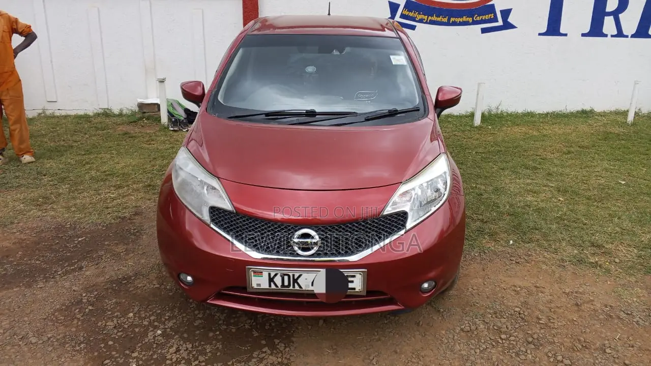 Nissan Note 1.2 Petrol 2015 Red