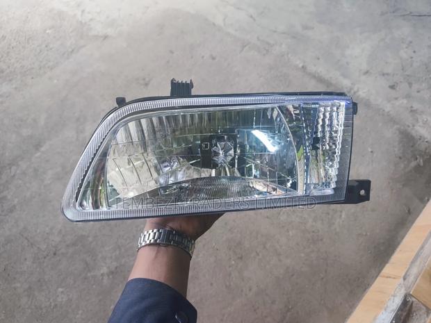 Headlamp/Headlight Nissan B15