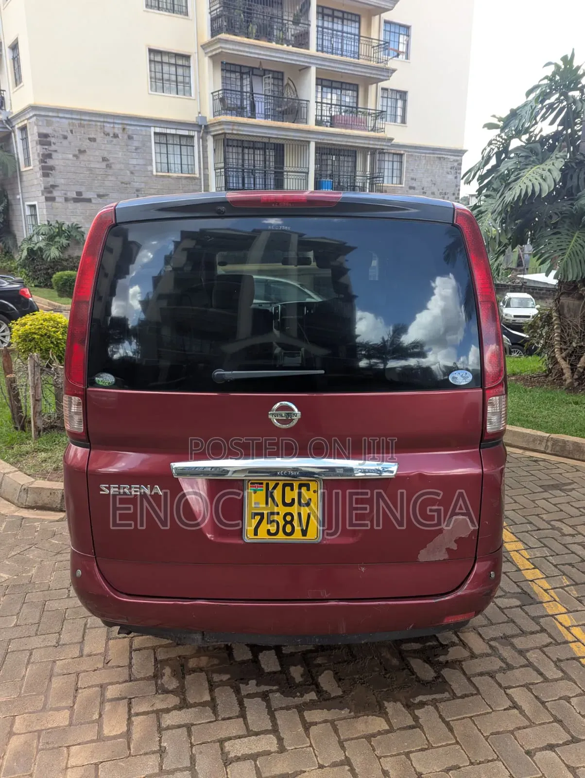 Nissan Serena 2013 Maroon