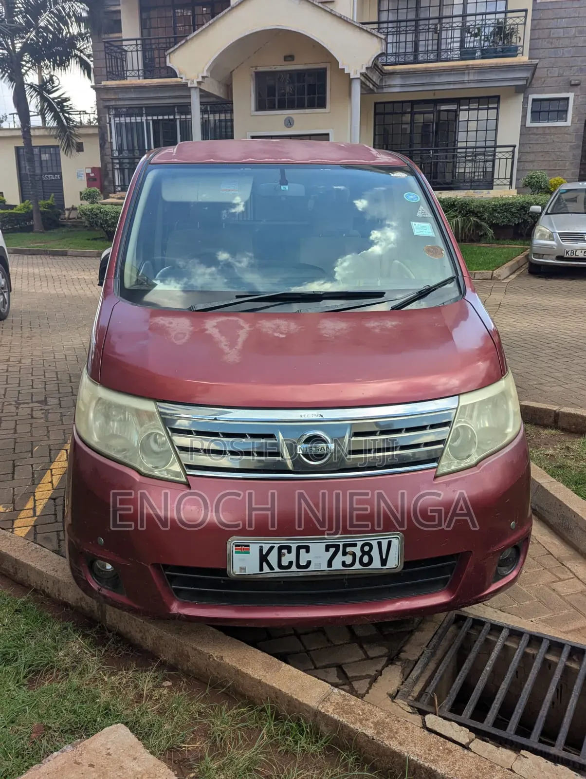 Nissan Serena 2013 Maroon