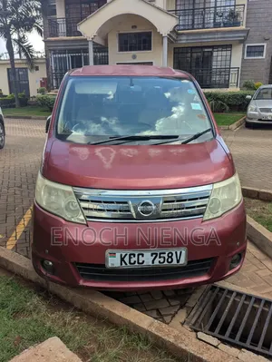 Nissan Serena 2015 Maroon