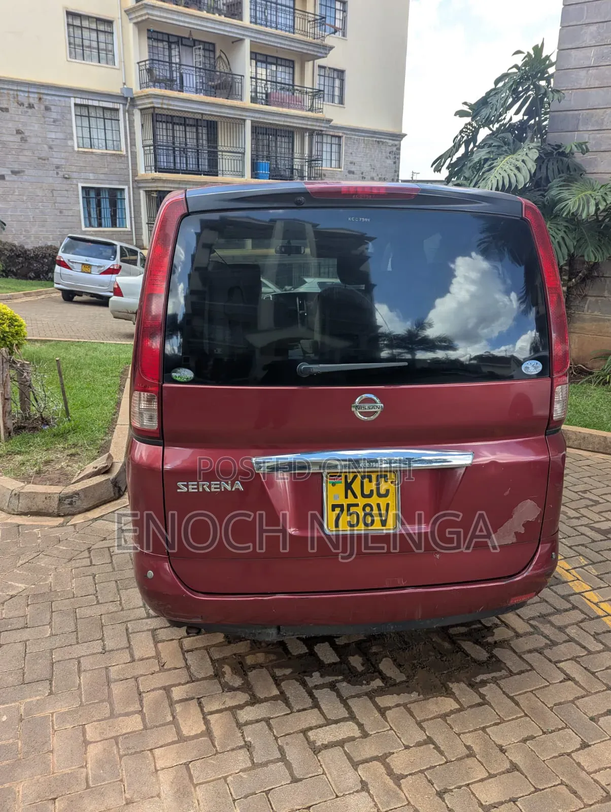 Nissan Serena 2013 Maroon