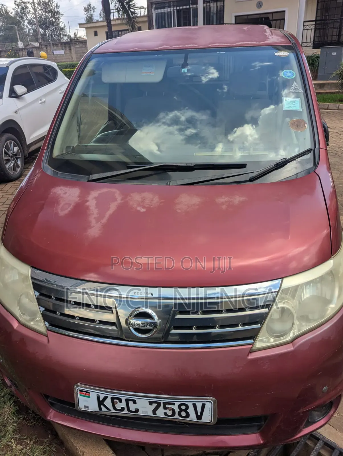 Nissan Serena 2013 Maroon