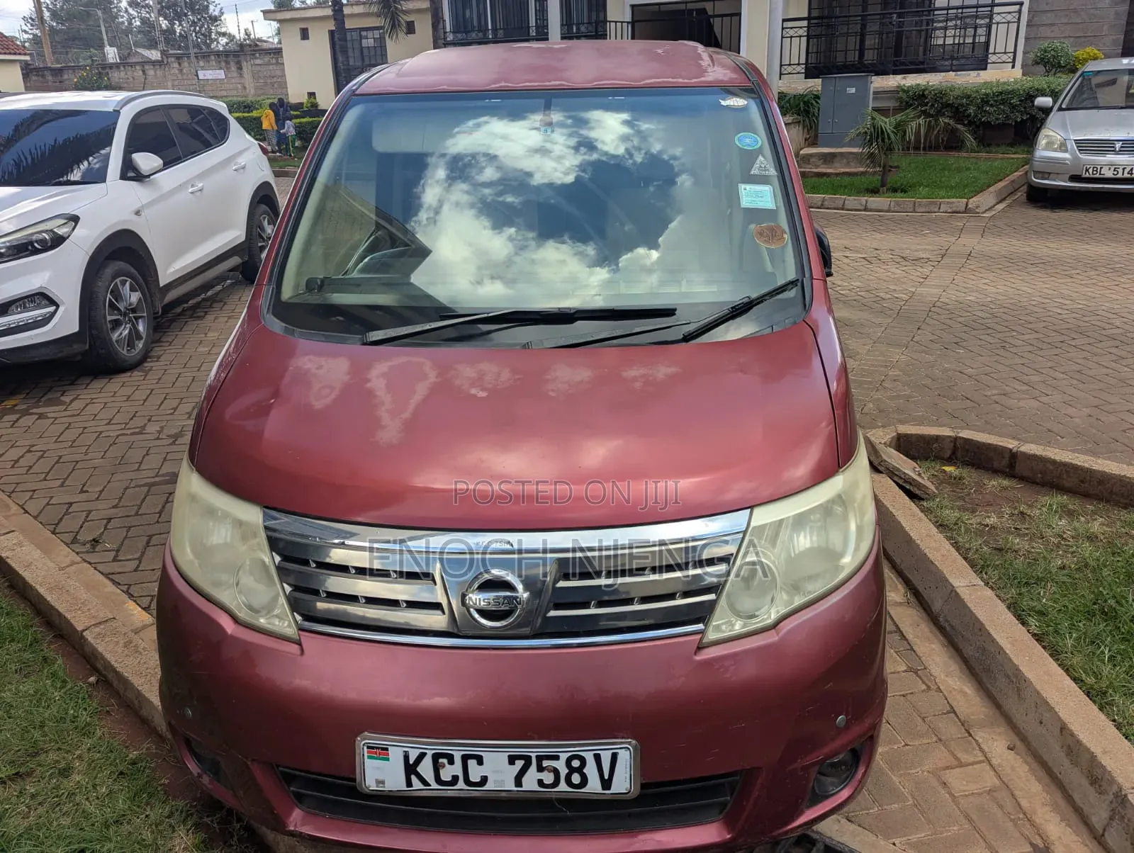 Nissan Serena 2013 Maroon