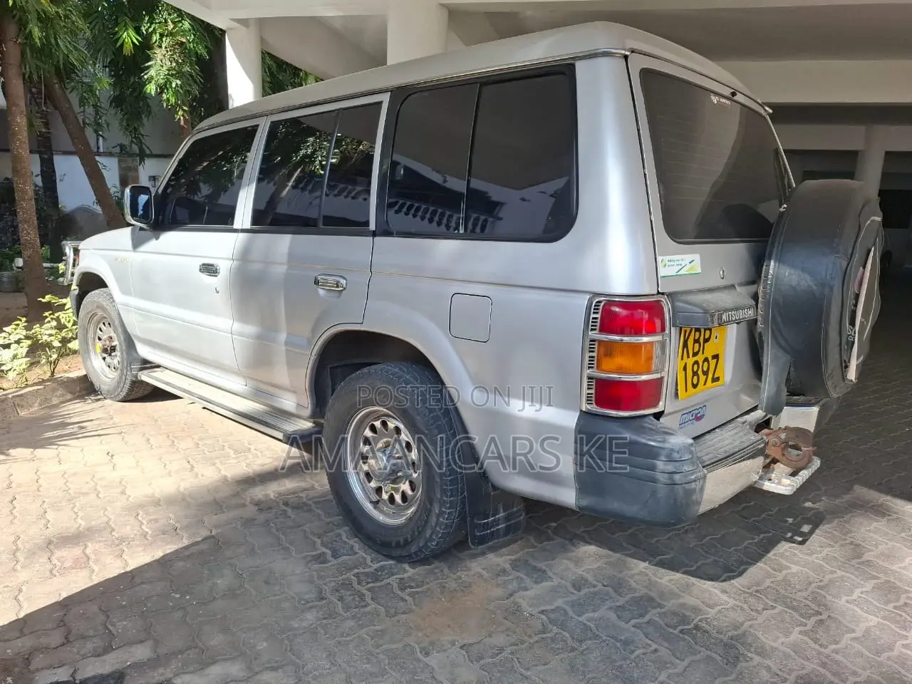 Mitsubishi Pajero 2011 Silver
