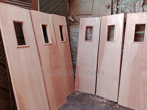Veneered Flash Doors