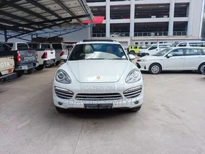 Porsche Cayenne 2014 White