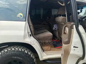 Toyota Land Cruiser Prado 2000 White