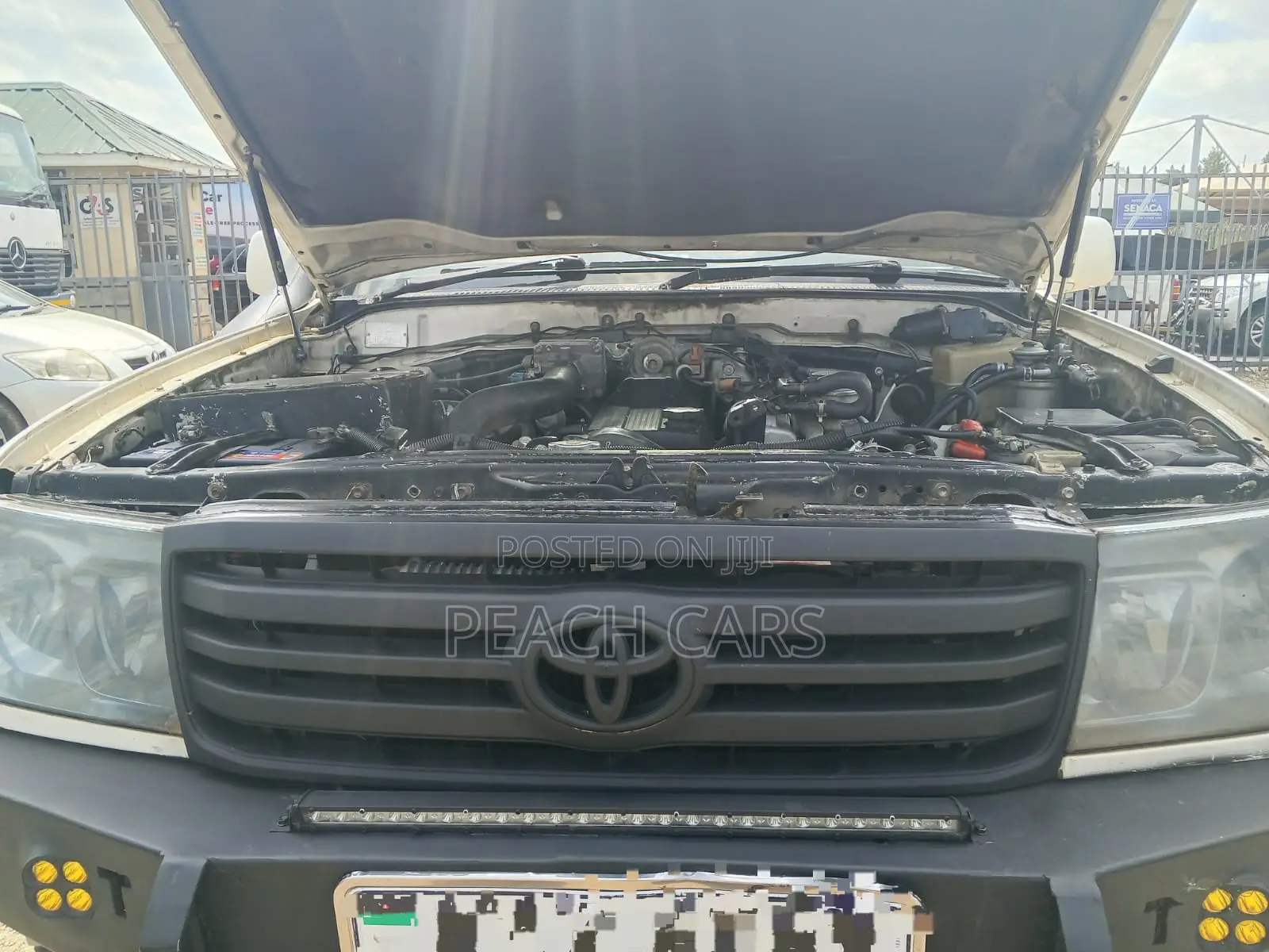 Toyota Land Cruiser Prado 2000 White
