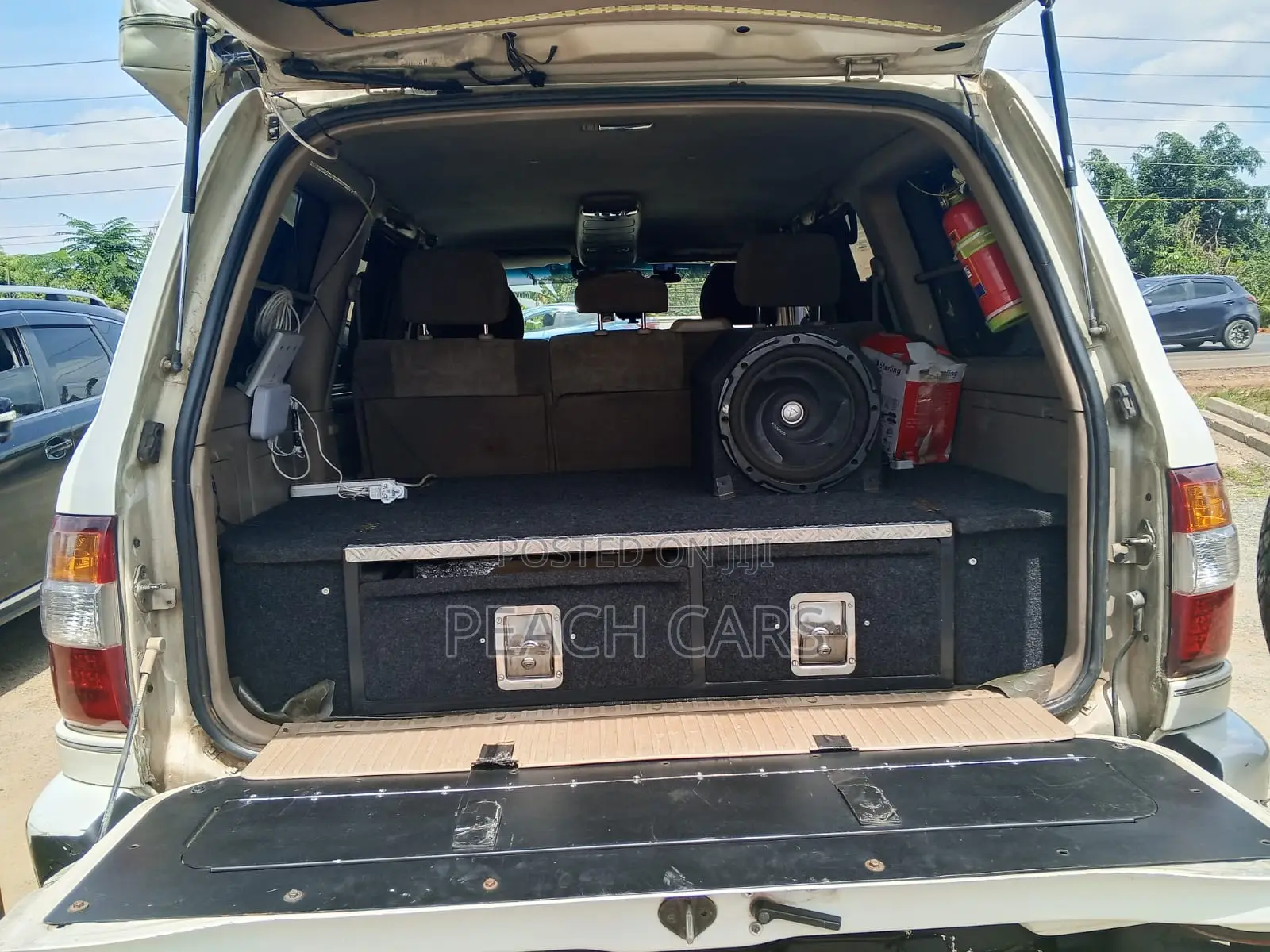 Toyota Land Cruiser Prado 2000 White