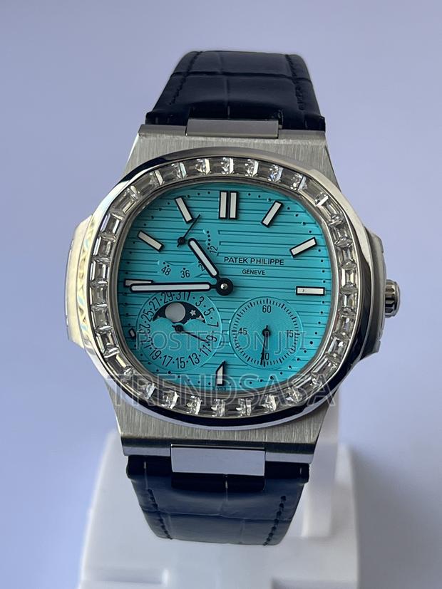 Patek Philippe Nautilus Moon Phase 5712g Diamond Bezel