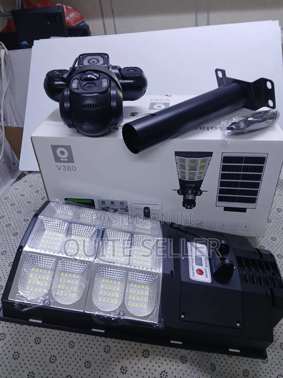 Mobile App Triple Lens 4g Ai Solar Floodlight Security Camera: