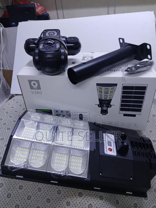 Mobile App Triple Lens 4g Ai Solar Floodlight Security Camera:
