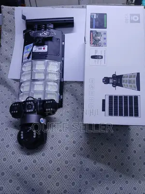 Mobile App Triple Lens 4g Ai Solar Floodlight Security Camera: