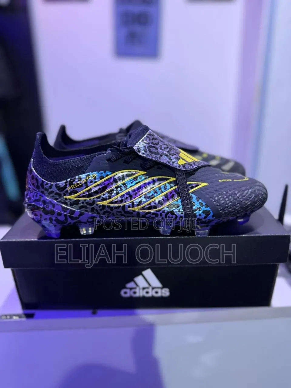Adidas Predator Elite Fold-Over Tongue Kaká Signature Football Boot.