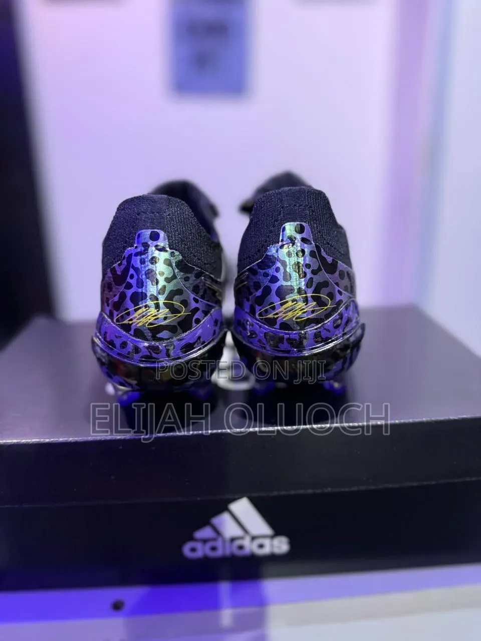 Adidas Predator Elite Fold-Over Tongue Kaká Signature Football Boot.