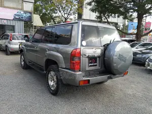 Nissan Patrol 2008 Gray