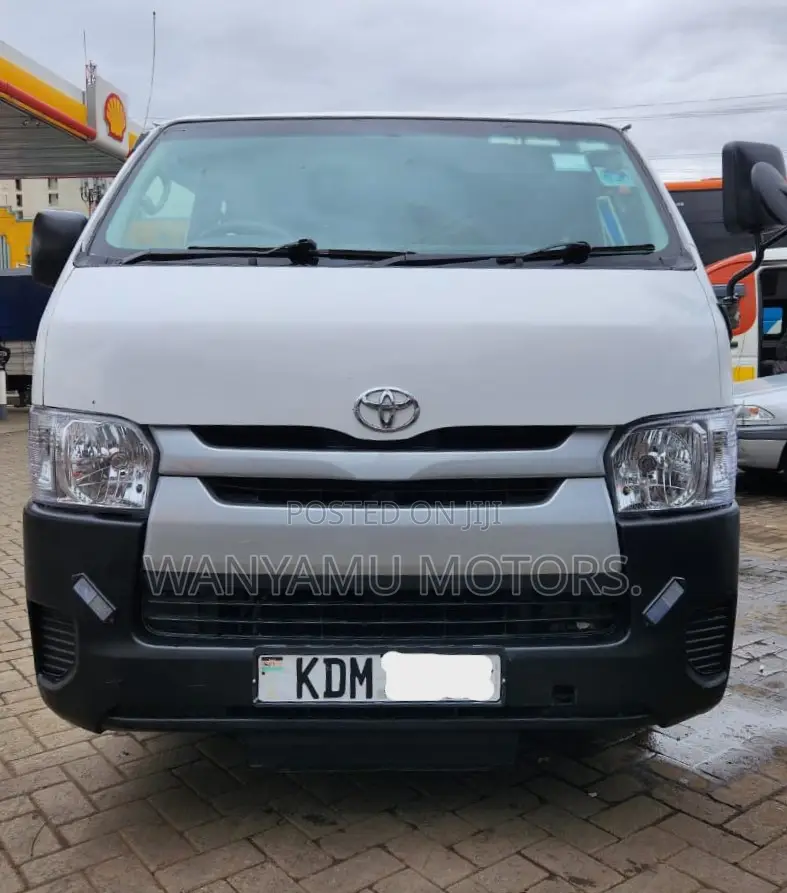 Toyota HiAce 2015 White