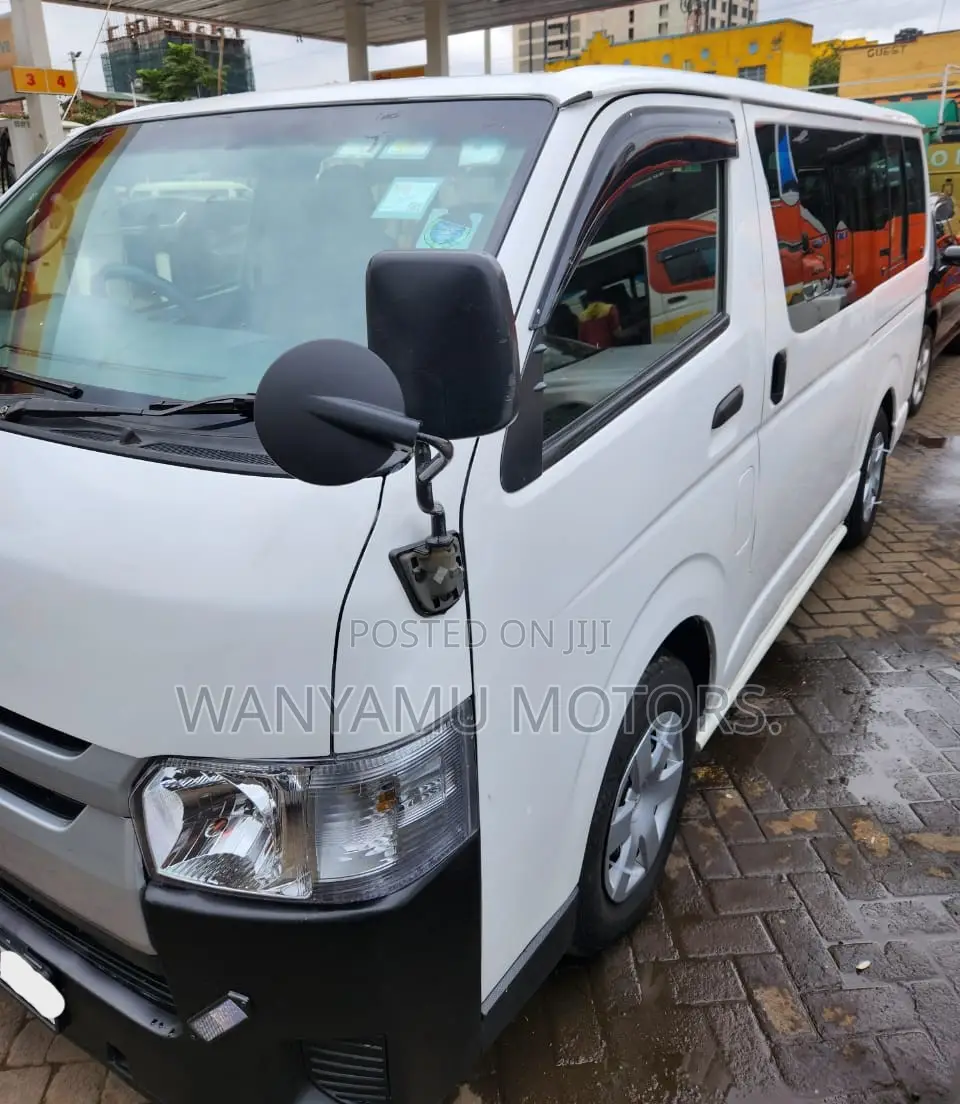 Toyota HiAce 2015 White