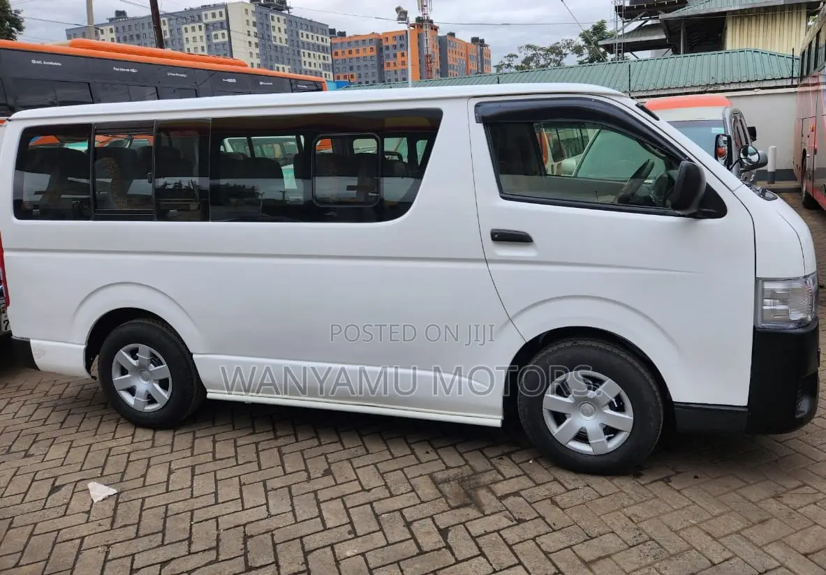 Toyota HiAce 2015 White