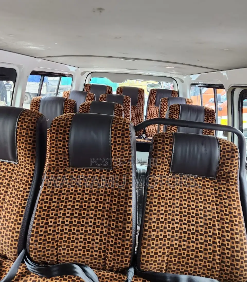 Toyota HiAce 2015 White