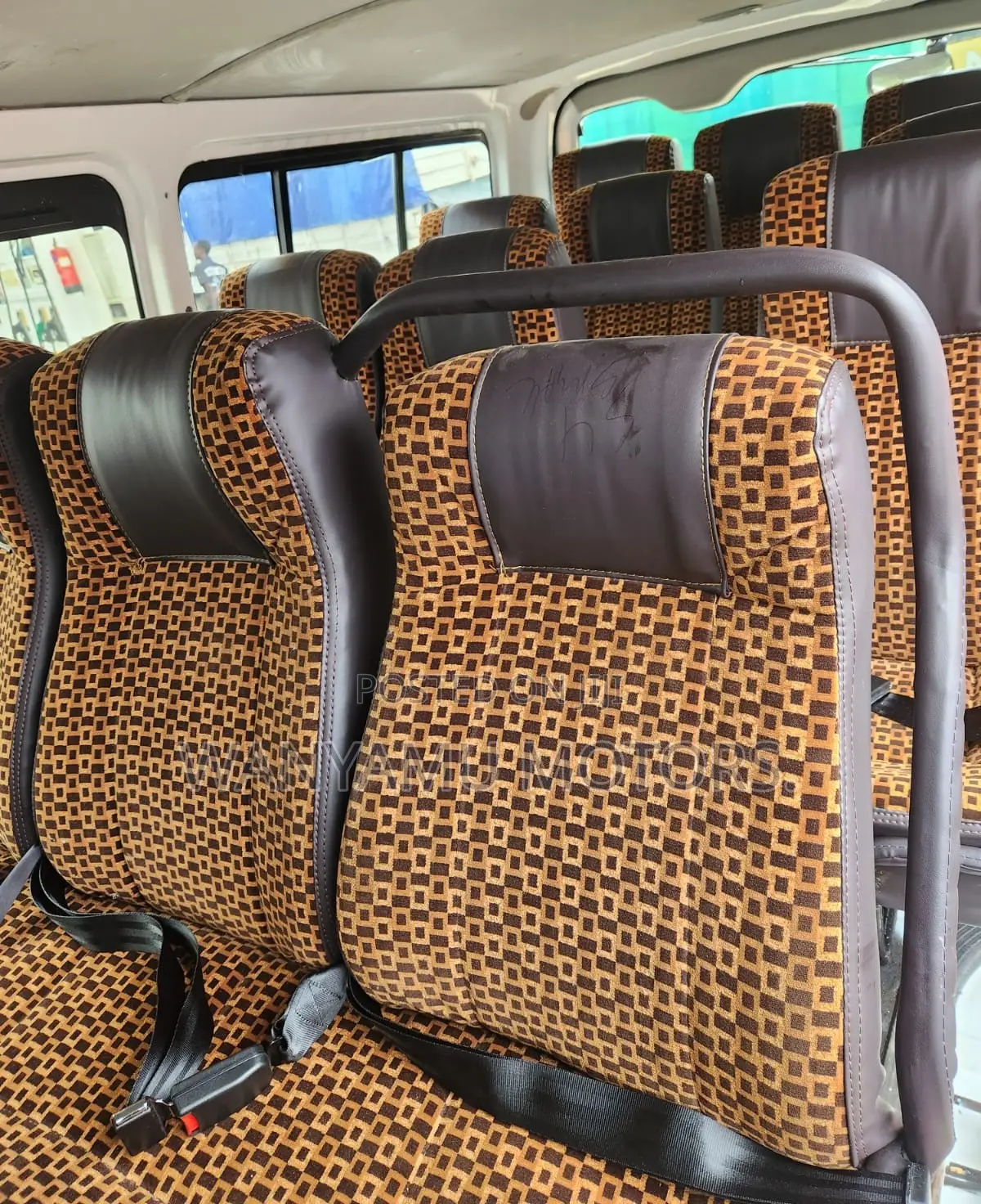 Toyota HiAce 2015 White