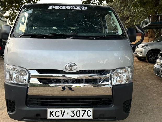 Toyota HiAce 2012 Silver