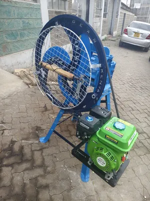 Heavy-Duty Chaff Cutter Powered by a Petrol Engine.