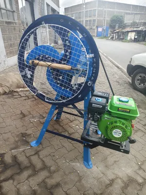 Heavy-Duty Chaff Cutter Powered by a Petrol Engine.