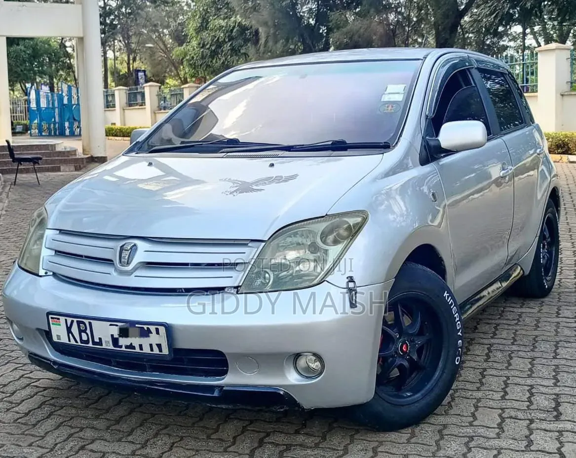 Toyota IST 2005 Silver