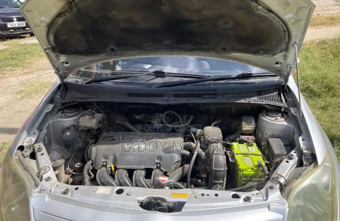Toyota IST 2005 Silver