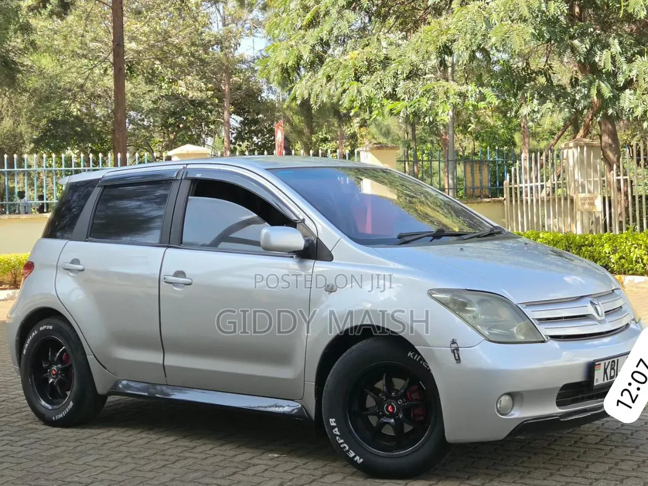 Toyota IST 2005 Silver
