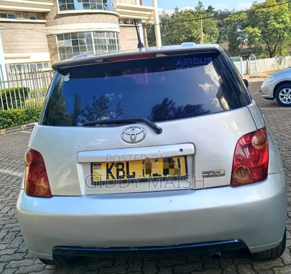 Toyota IST 2005 Silver
