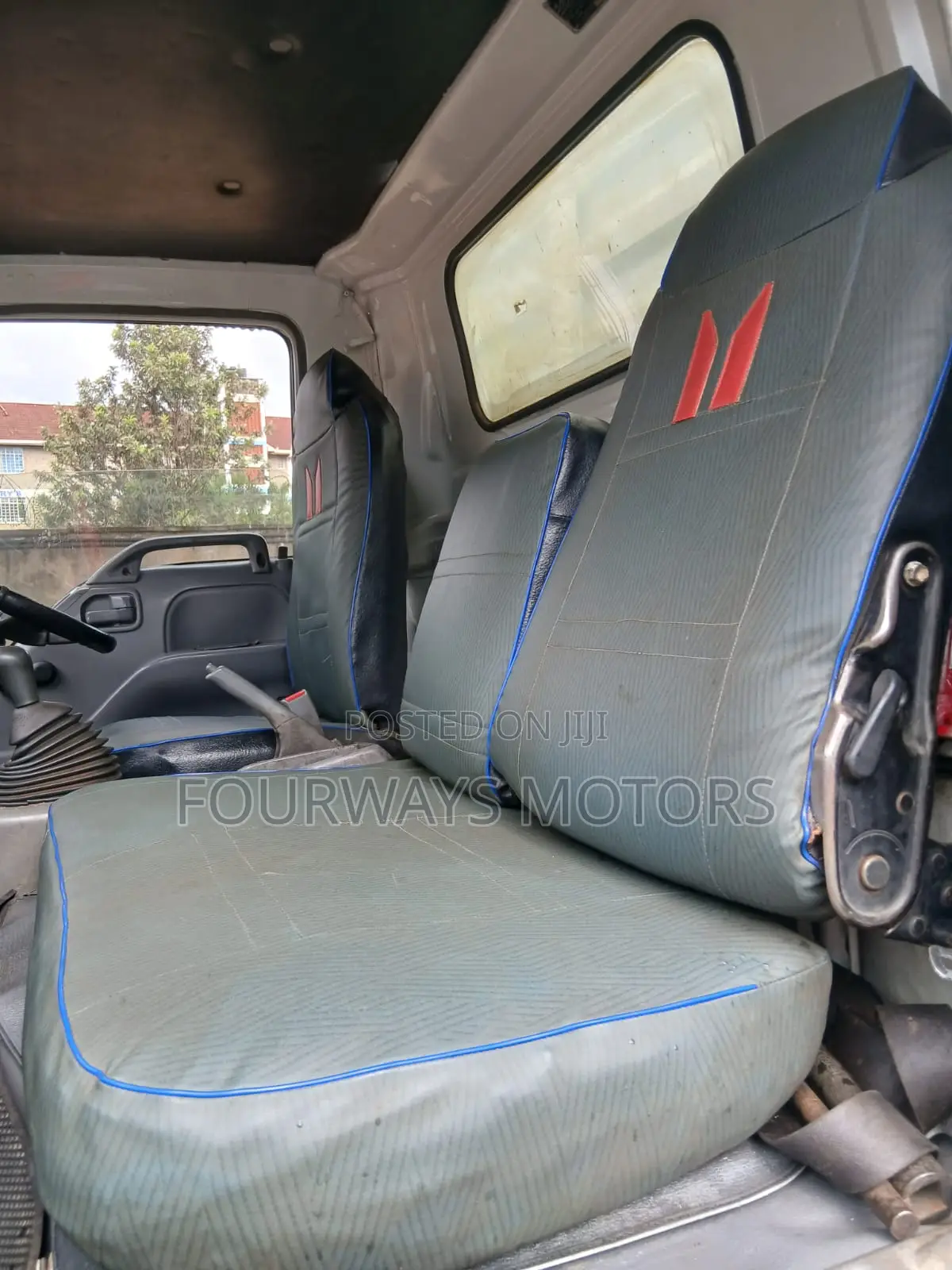 Isuzu NPR 2014