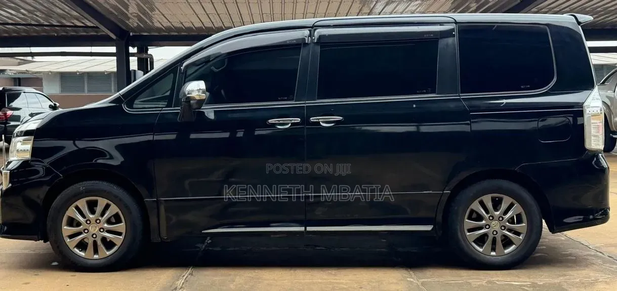 Toyota Voxy 2012 Black