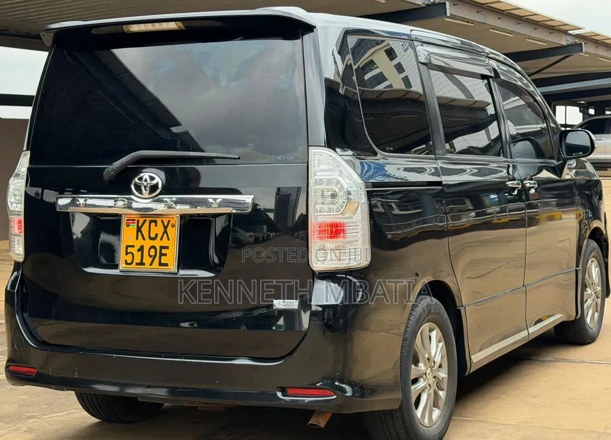 Toyota Voxy 2012 Black