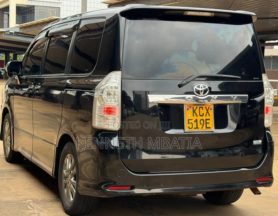 Toyota Voxy 2012 Black